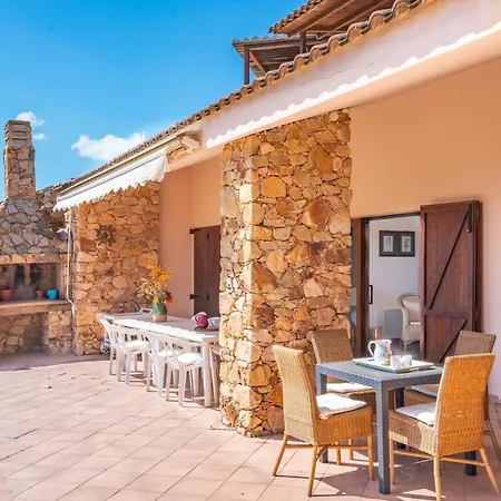 Villa La Casa Dell'ingegnere, Chia A Piedi, Vista Mare *